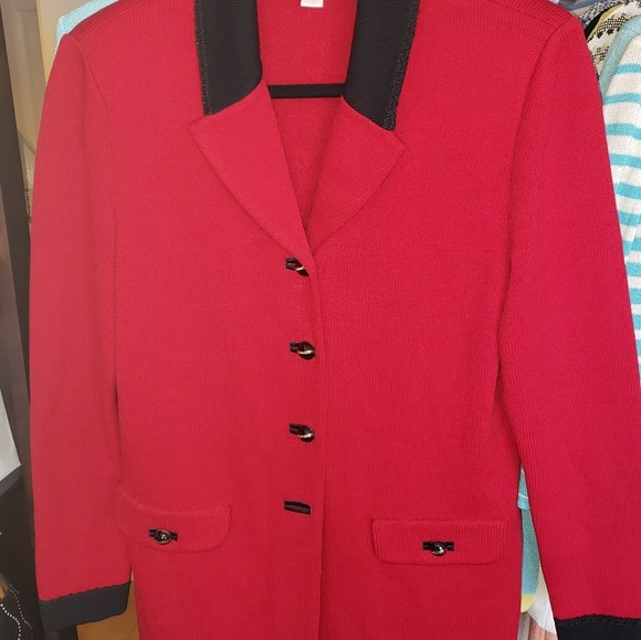 St. John Knits - Picture 3 of 4